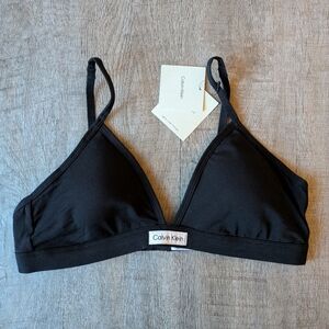 Calvin Klein Lightly Lined Triangle Bra Size Large Wire Free NWT